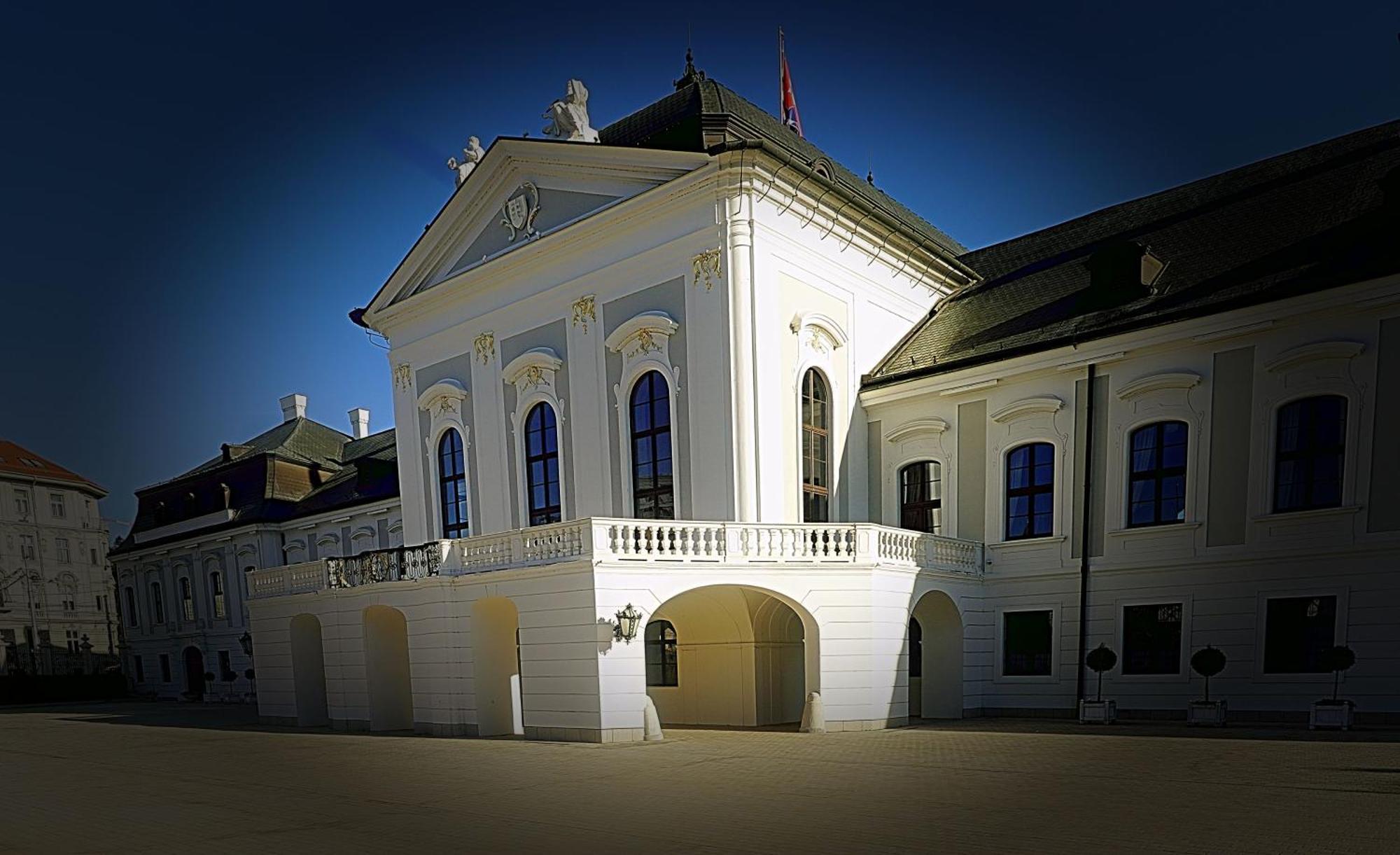 Dominant Studio Hostel With Free Parking For Preregistered Drivers & Garage With Cctv Bratislava Exterior photo